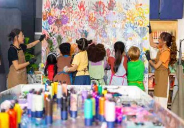 鉴黄师免费观看热点合集全网热议榜，高光瞬间官方回应